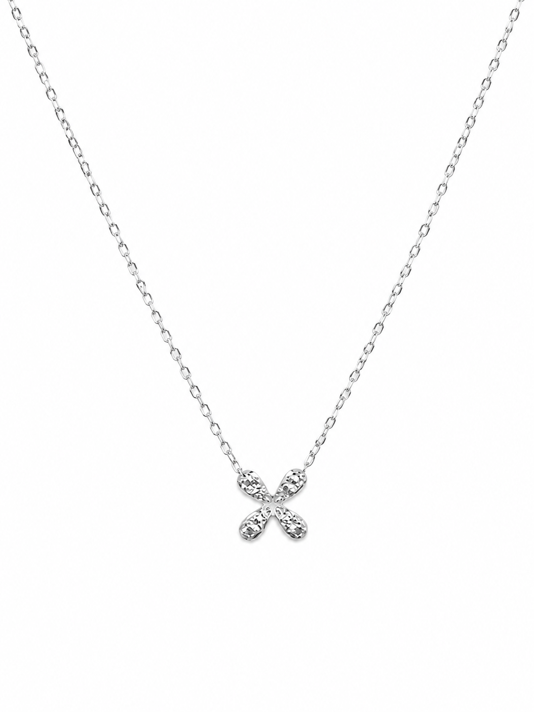 collar trébol de diamantes