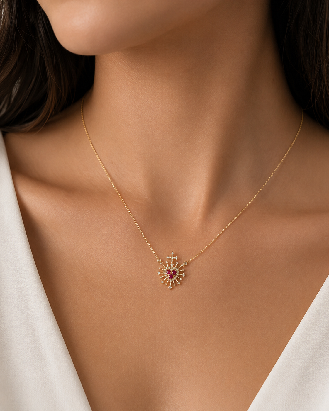 Sagrado corazón Trepaud de rubies y diamantes 9k