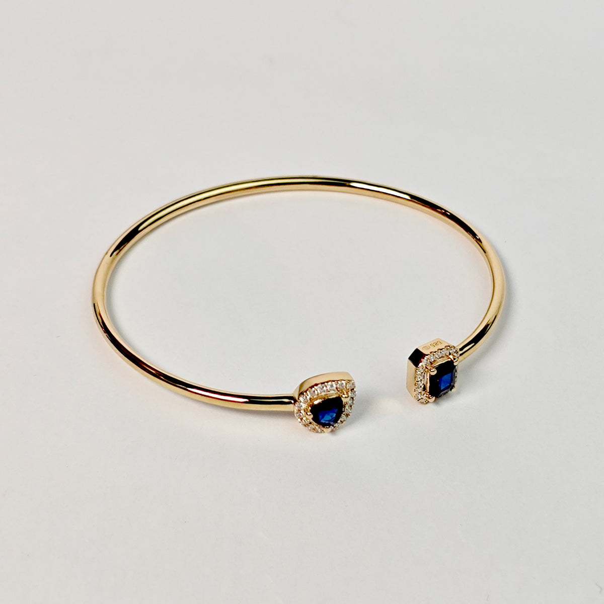 Brazalete Cuadro y Gota De Zafiro Con Diamantes